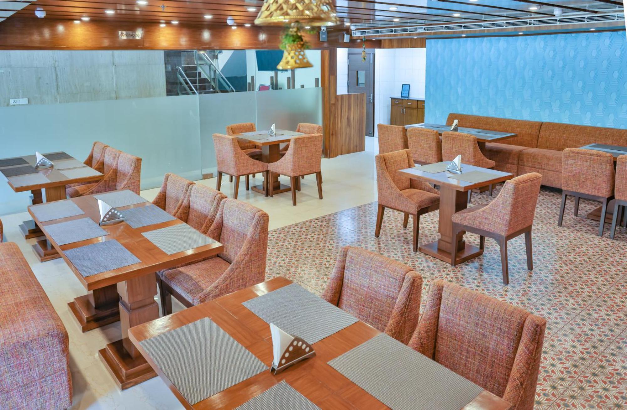Hotel Cama Mohali Экстерьер фото